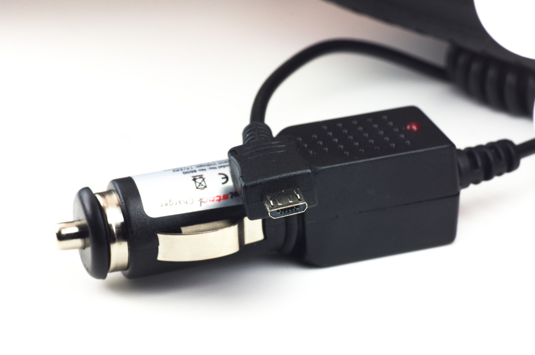 KFZ Micro USB Ladekabel Zigarettenanzünder im Auto / LKW • Technik-Blitz